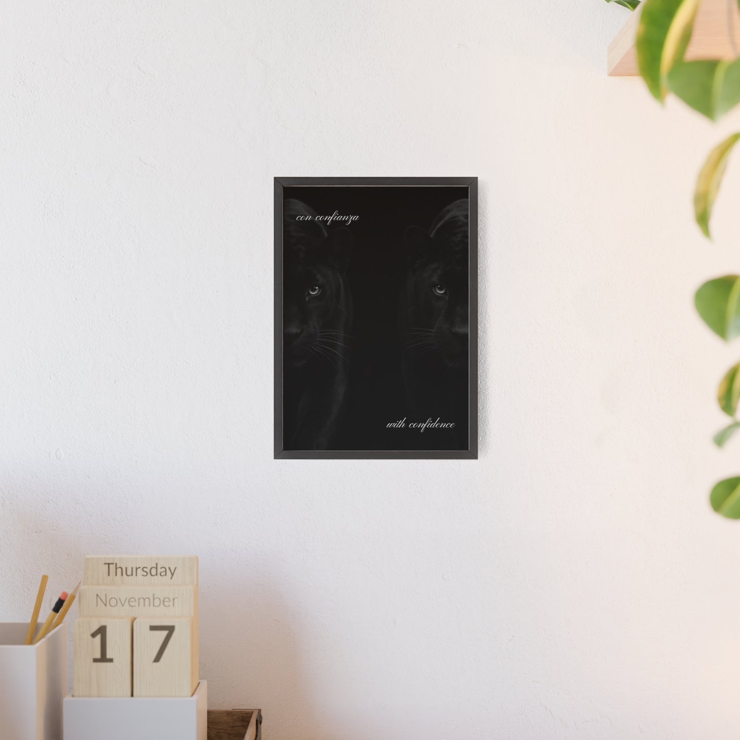 Con Confianza Framed Poster